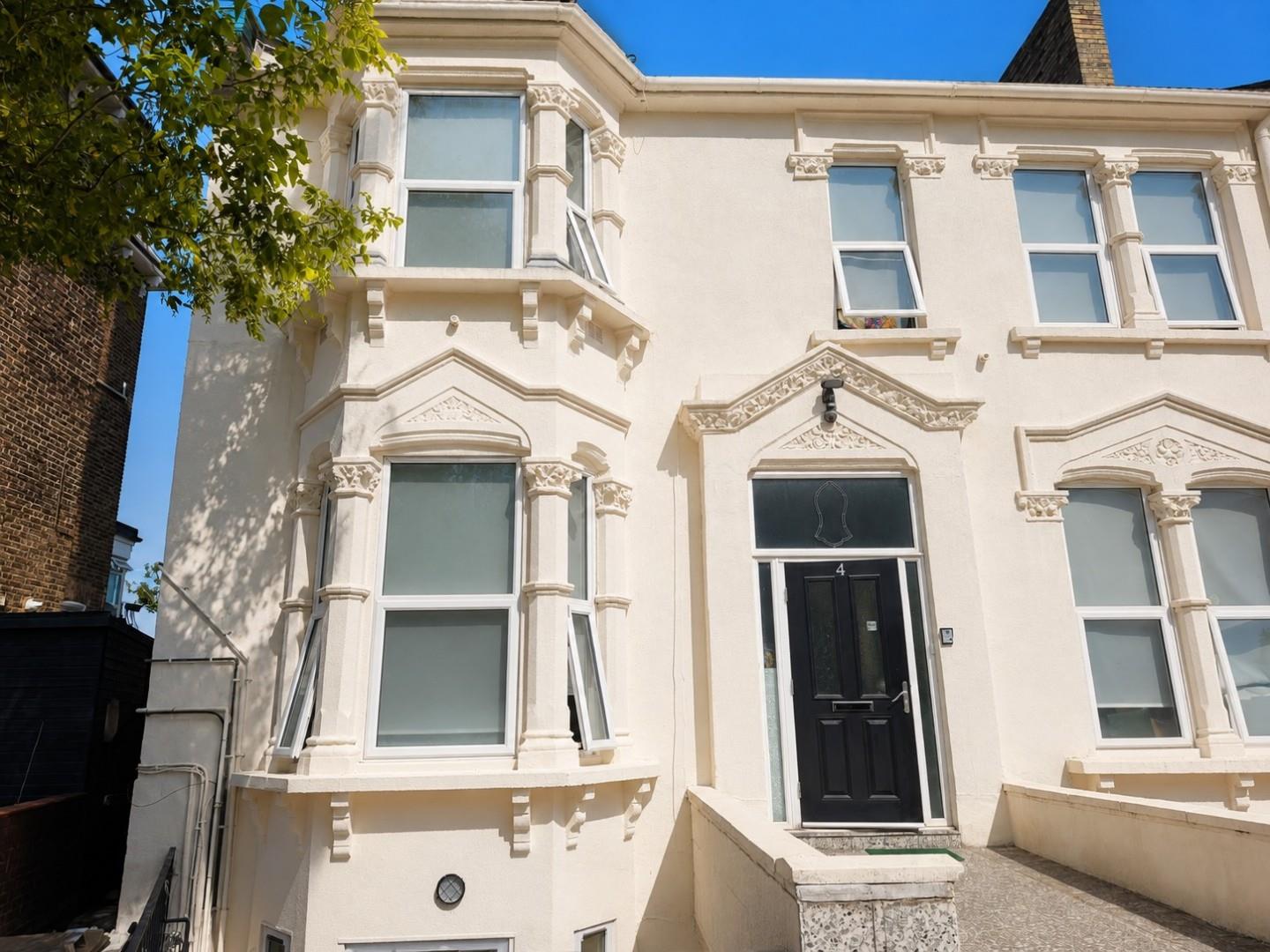 Top Floor 1 bedroom flat in Womersley Road,, N8 Area
